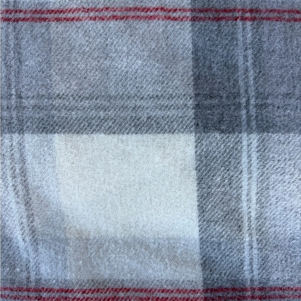 Tommy Hilfiger Faux Cashmere Plush Throw Blanket Plaid Gray Cream Red 50x70 GUC